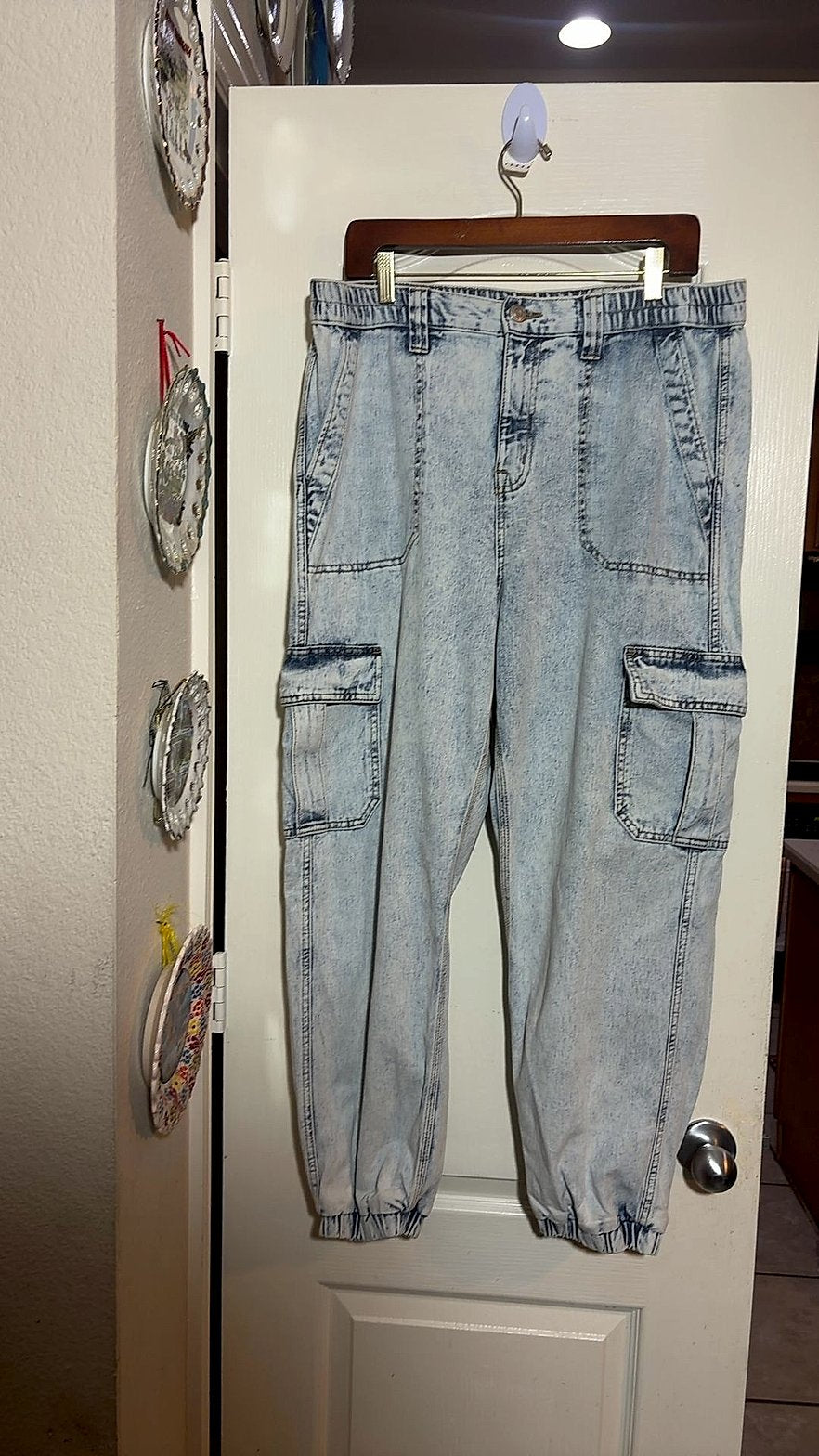 Aéropostale High Rise Denim Cargo Joggers, Light Acid Wash