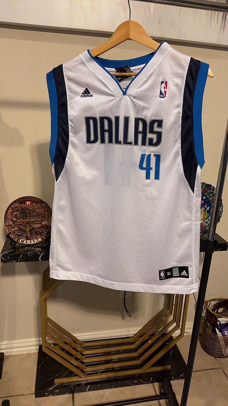 Adidas Dallas Mavericks Dirk Nowitzki #41 White Home Replica Jersey, Size XL