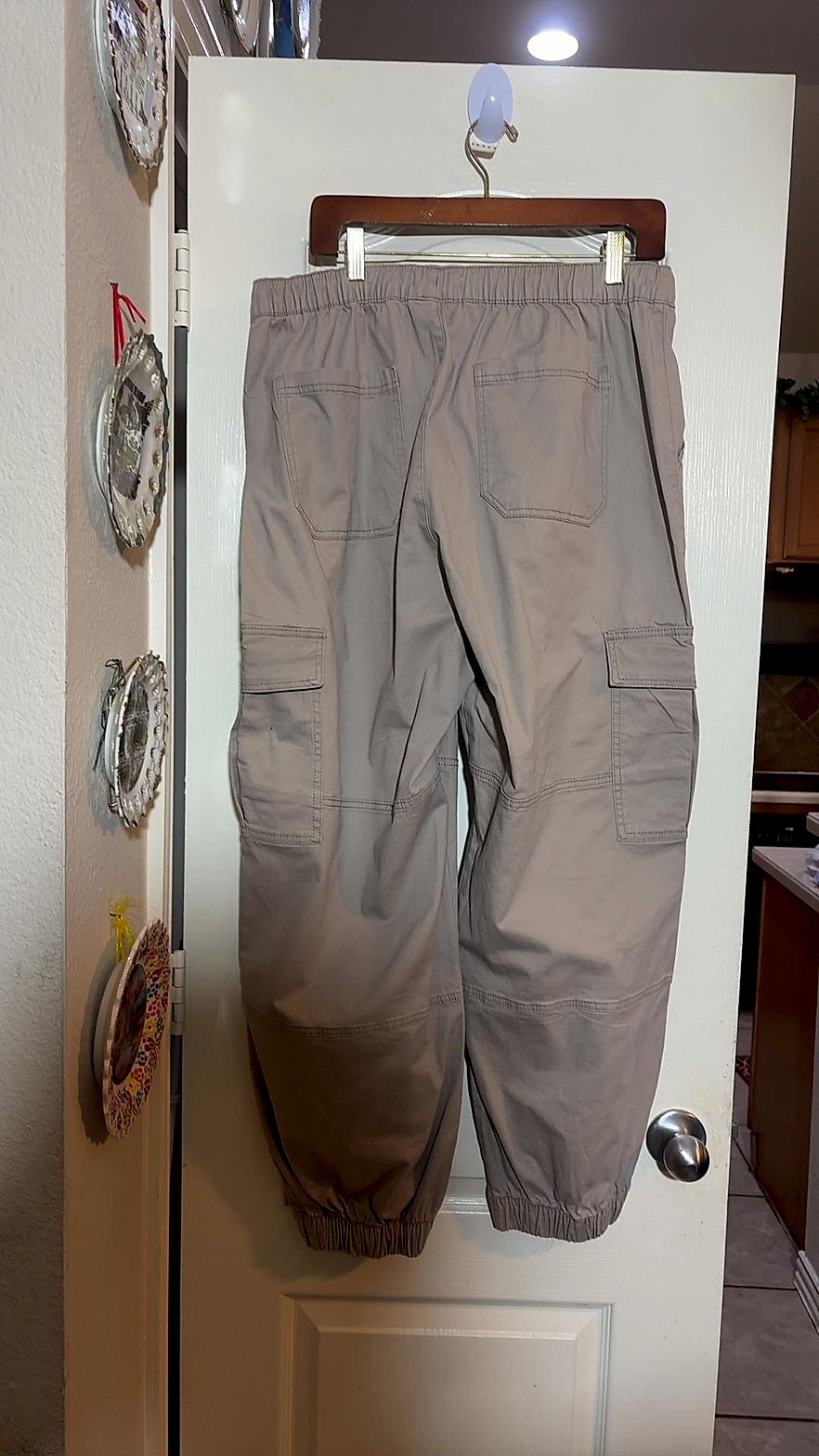 Aeropostale Men's Cargo Jogger Pants, Taupe/Khaki, Size XL, NWT