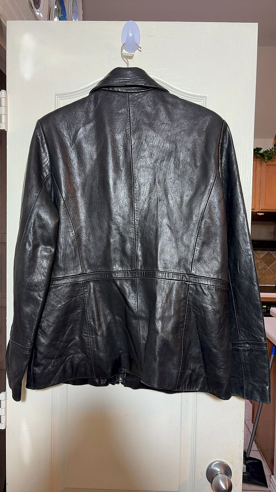 Avanti New York Women's Black Leather Zip-Front Jacket