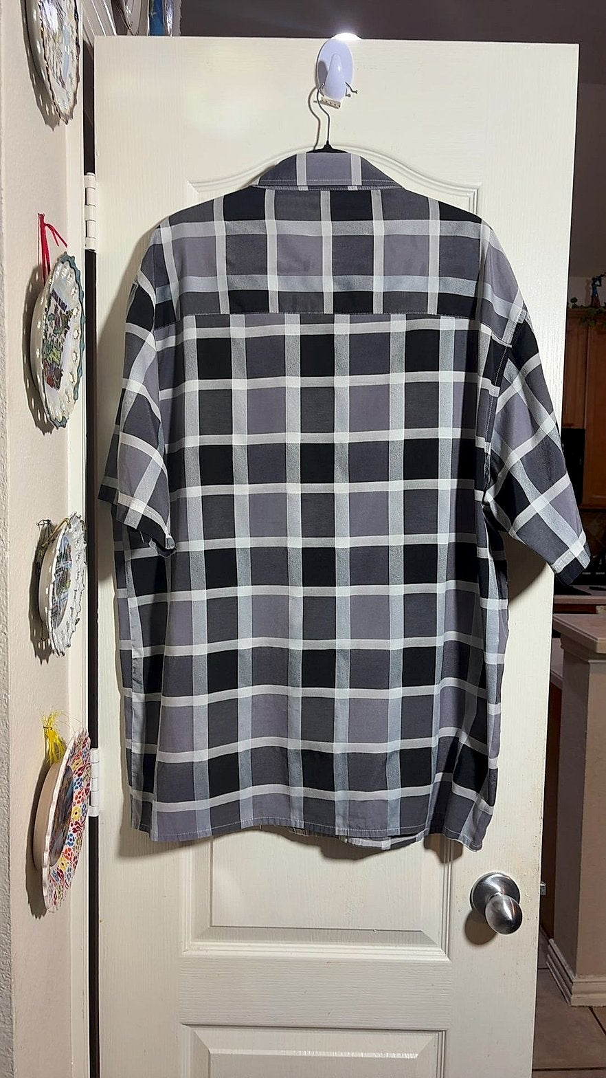 Beyond The Limit Men's Short-Sleeve Button-Up Plaid Shirt, Size 2XL