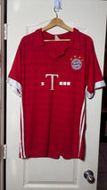 FC Bayern München T-Home Soccer Jersey (Unlicensed Replica), Size Grande/Large