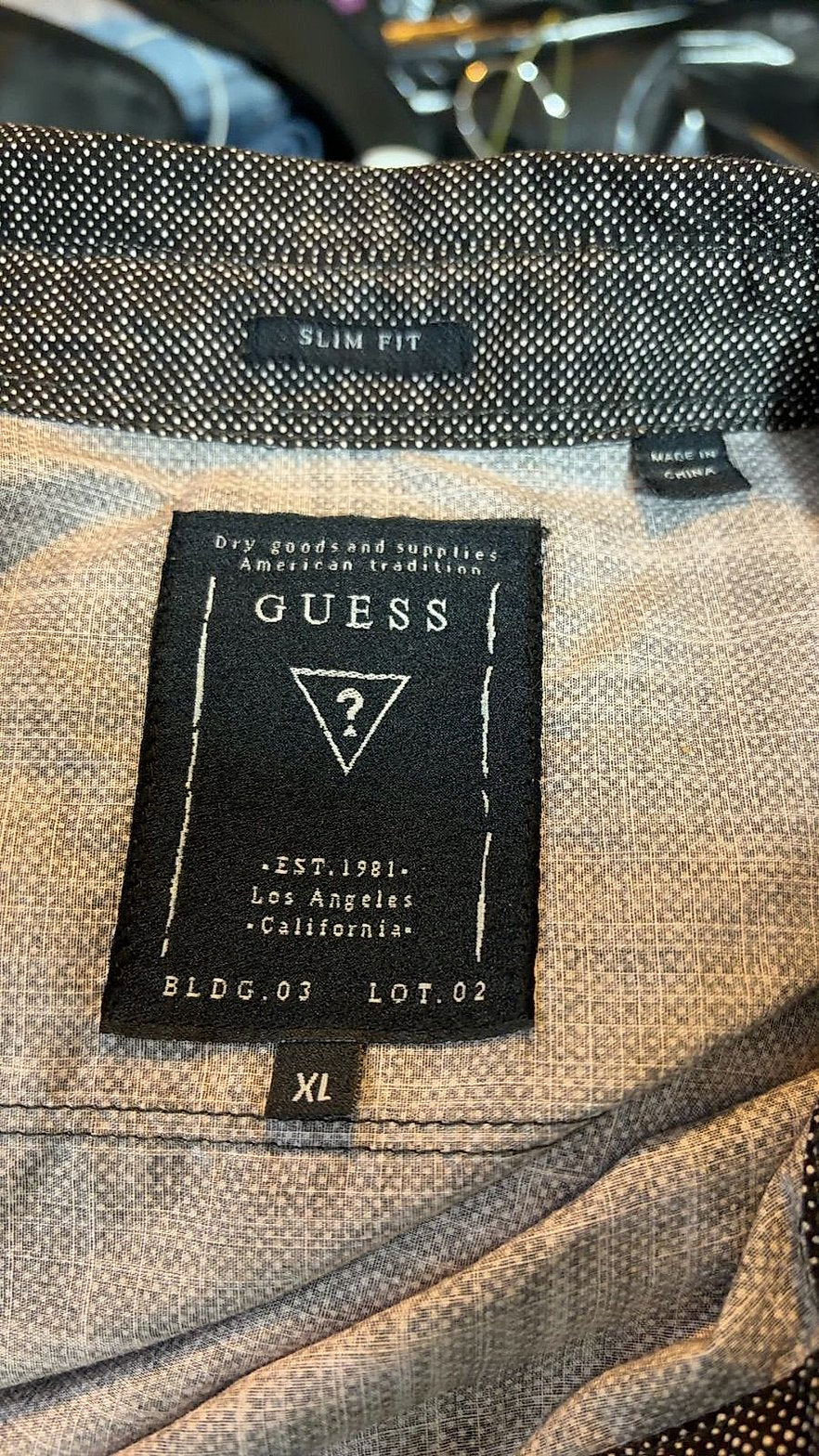 Guess Men's Slim Fit Shirt XL Gray Pink Ombre Diamond Print Short Sleeve Button