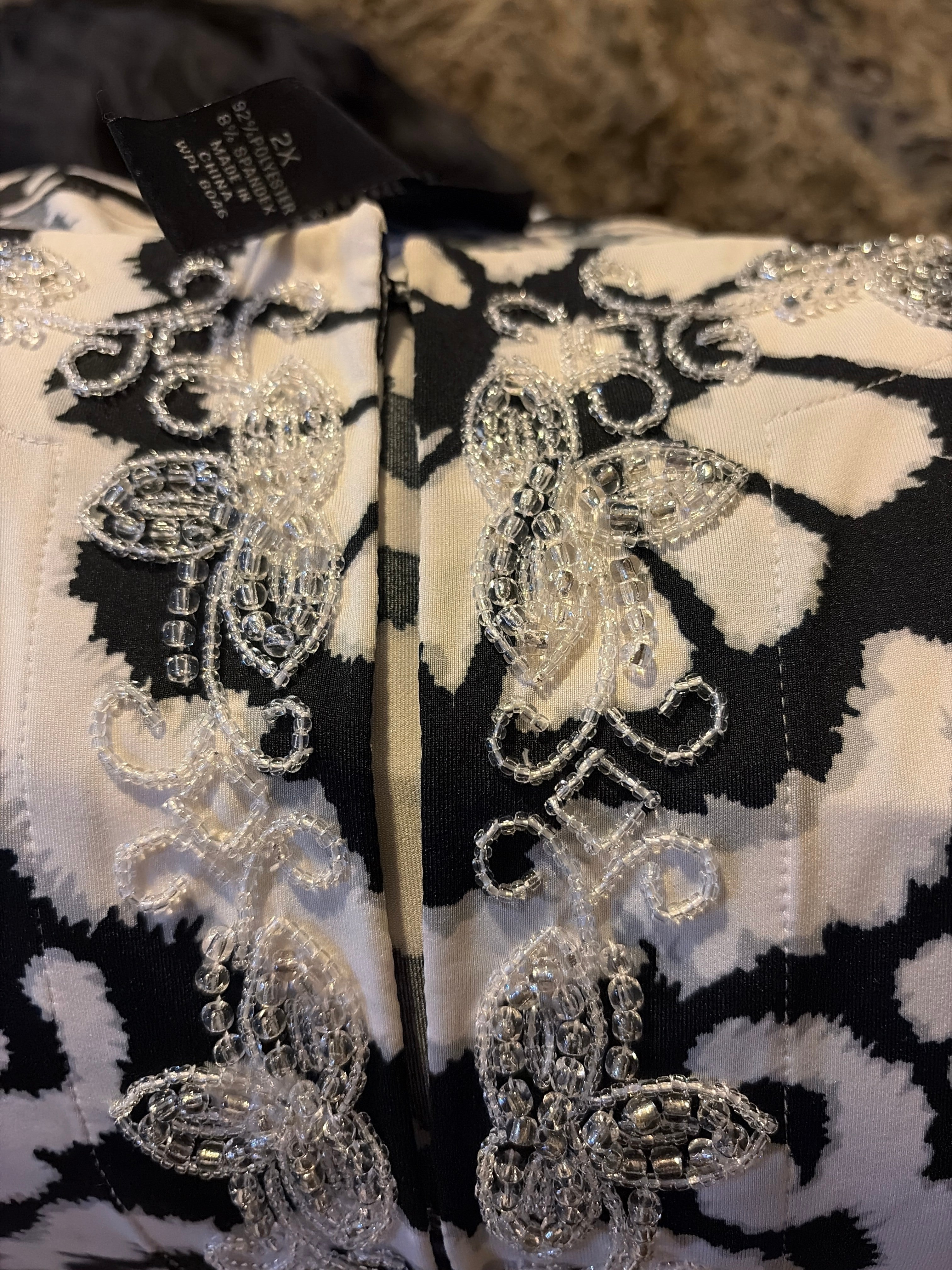 INC International Concepts Woman Black & White Ikat Floral Beaded Tunic Top, Size 2X