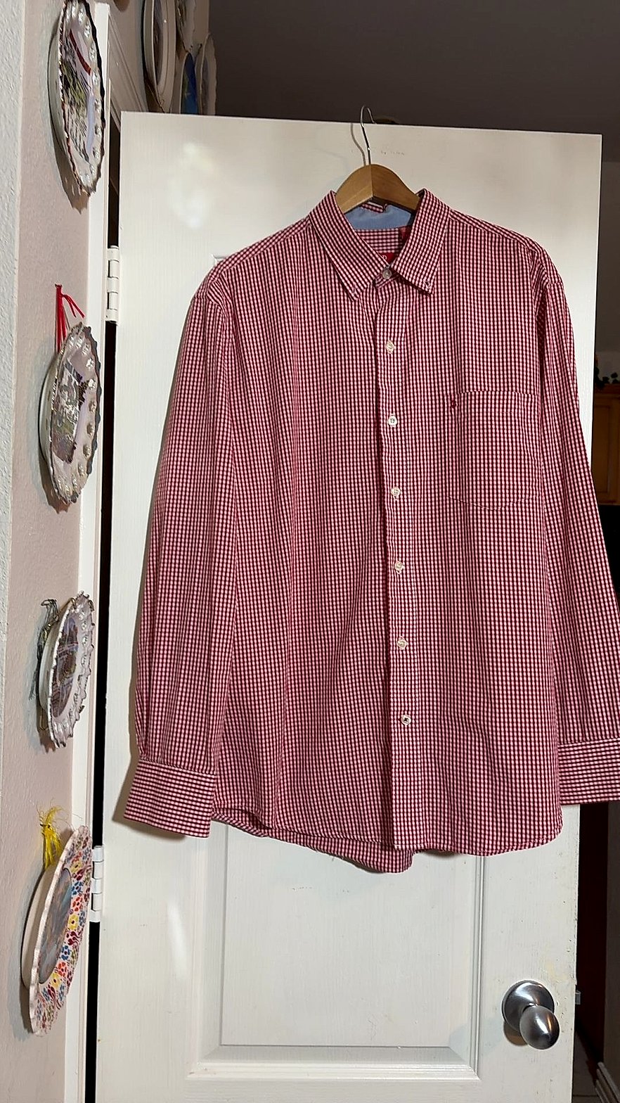 IZOD Men's Red Gingham Check Long-Sleeve Button-Down Shirt, Size L