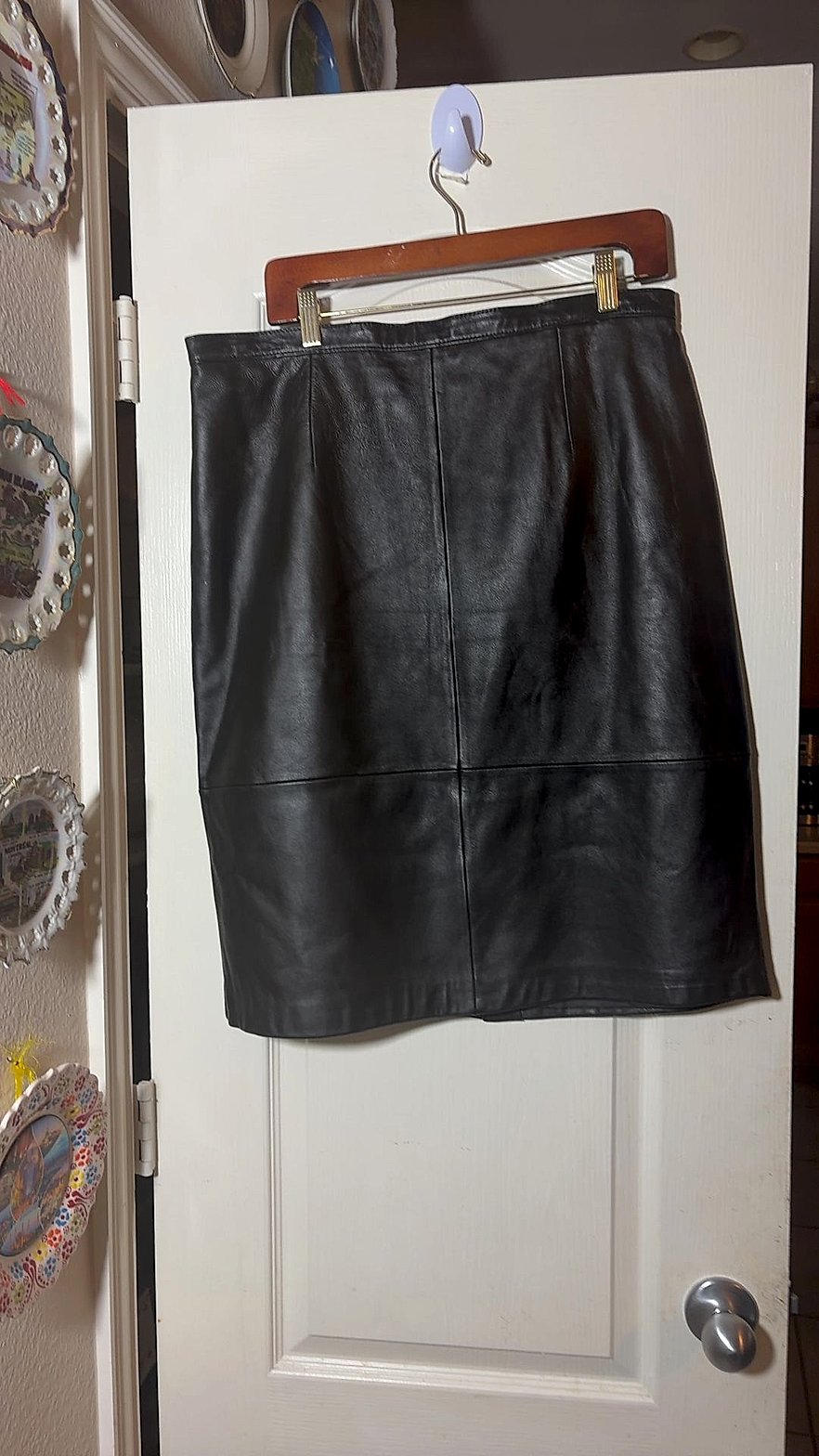 Jaclyn Smith Classic Black Genuine Leather Pencil Skirt, Women's Size 16