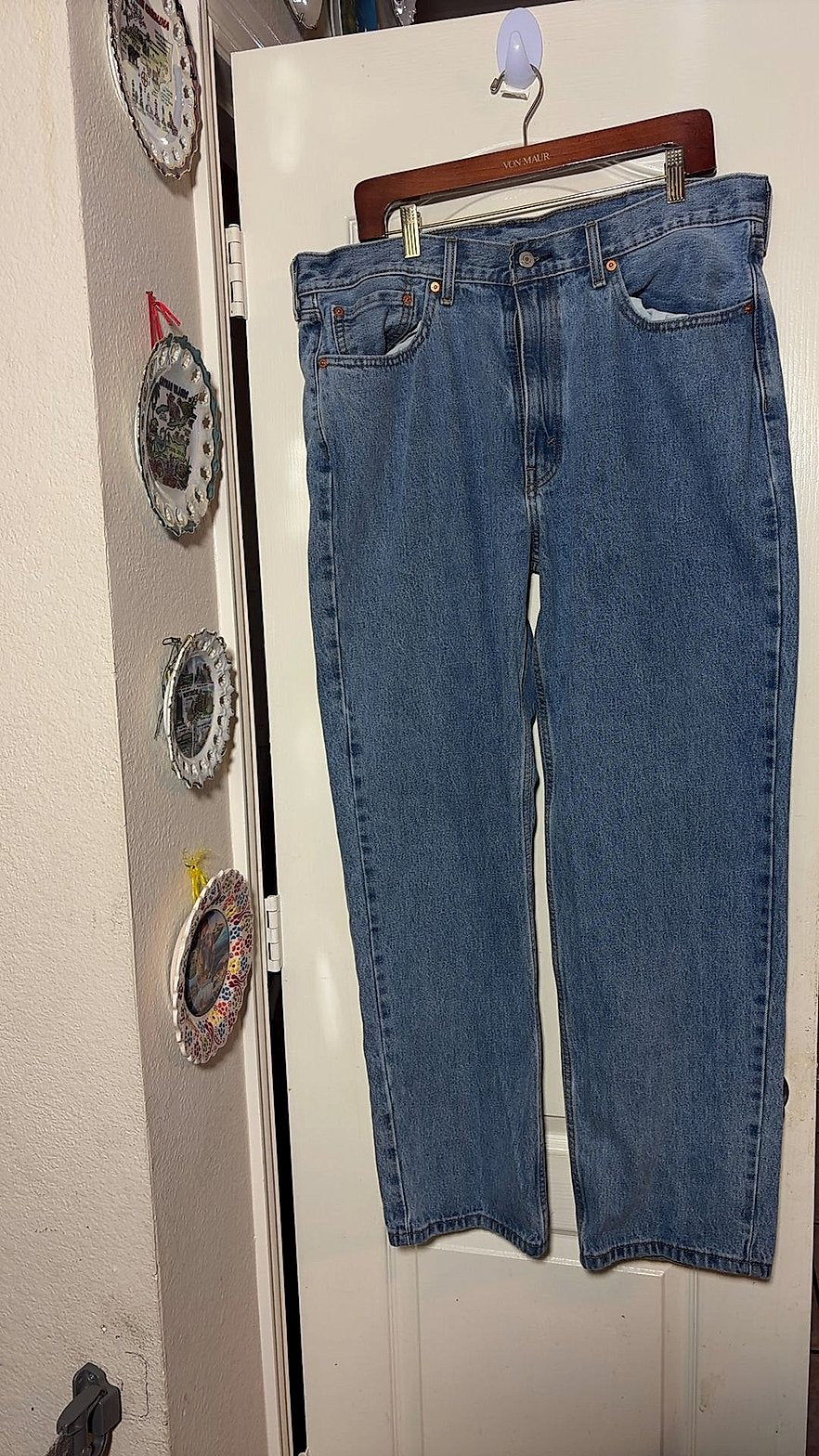 Levi's 550 Relaxed Fit Men's Jeans, Light Stonewash, W38 L32