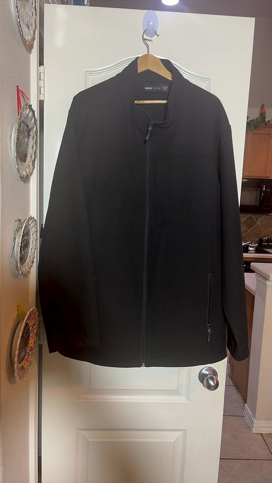 SwissTech Men's Black Full-Zip Softshell Jacket, Size 2XL