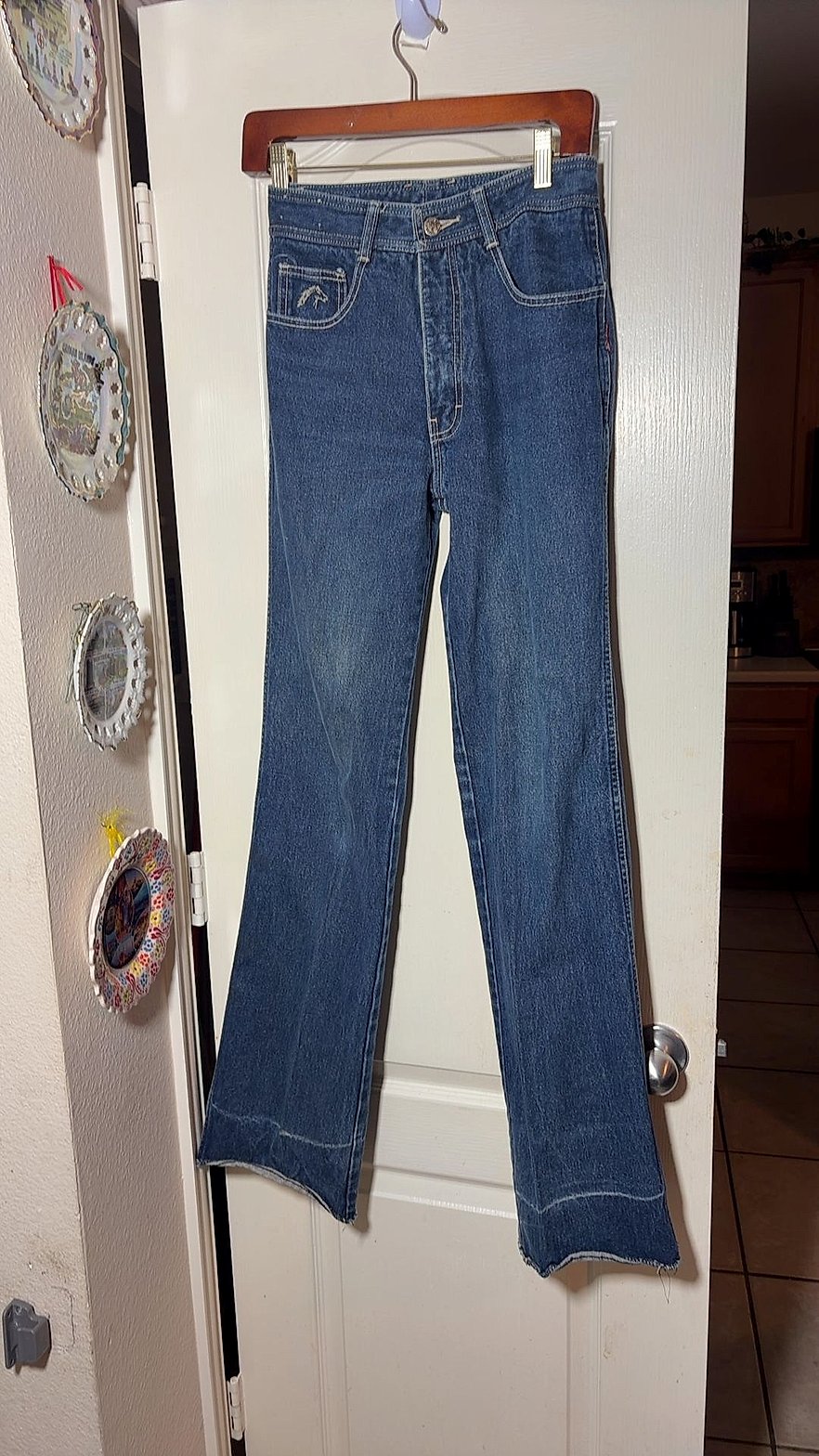 Vintage Jordache High Waist Flare Jeans 30 Long Embroidered Wing Pockets Good