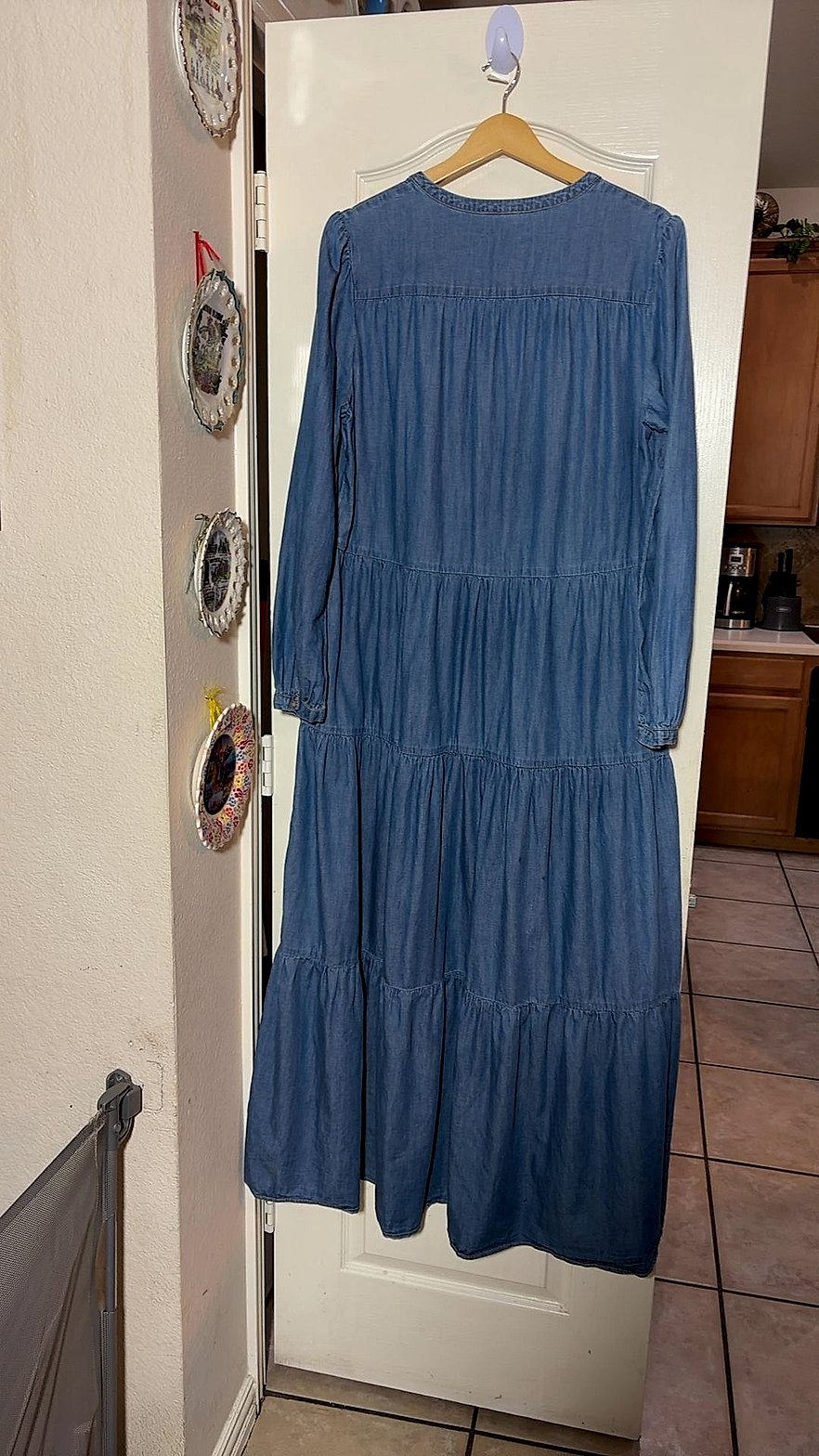 a loves a Women's Chambray Tiered Maxi Dress, Long Sleeve, Split V-Neck Button Placket, Size L
